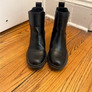 Black Chelsea lug boot